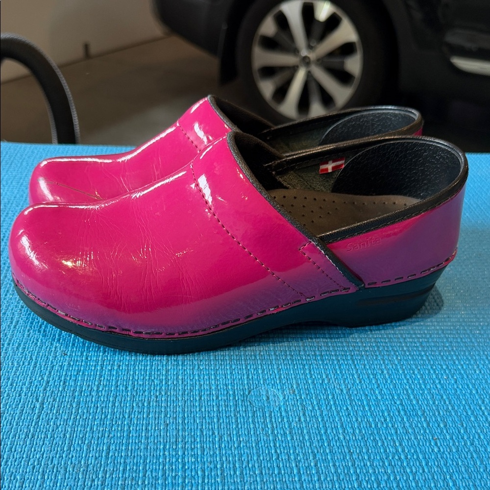 Sanita Bright Pink Patent Slip-On Clogs 39